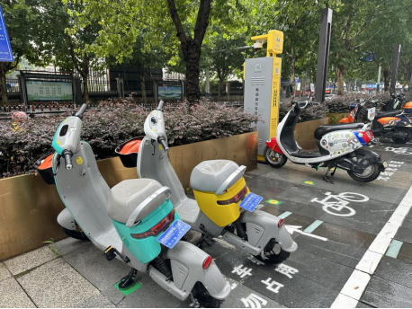 貓先生智能電動(dòng)車無線充電樁合作，垃圾分類設(shè)備廠家